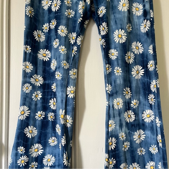 daisy print flare pants - Picture 7 of 7